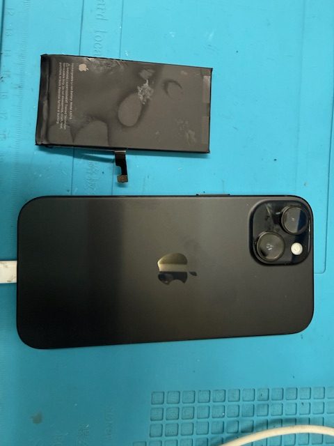 iPhone15バッテリー交換修理のご依頼!