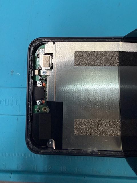 AQUOS wish4音が出ない修理のご依頼!