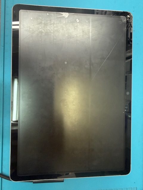 surface Go4フロントパネル修理のご依頼!