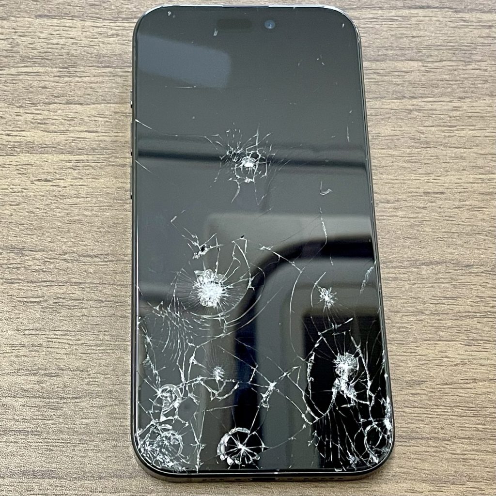 iPhone 15 Pro 画面交換修理