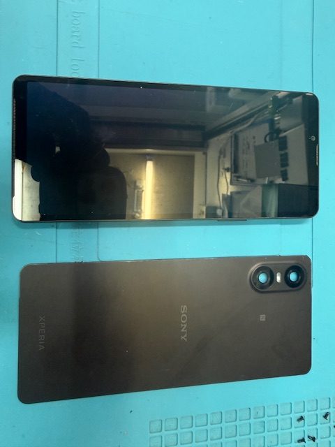 Xperia10 VIフロントパネル修理のご依頼!