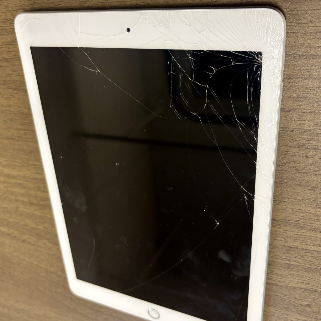 iPad (第6世代) ガラス割れ修理
