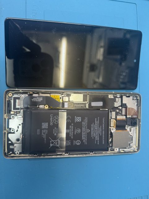 Google Pixel 9フロントパネル修理のご依頼!