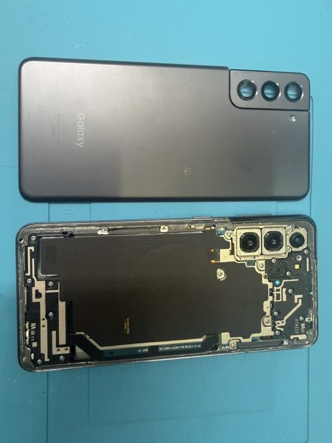 Galaxy S21 5Gバッテリー交換修理のご依頼!