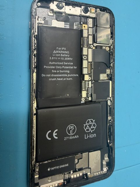 iPhoneXSバッテリー膨張・一部フレーム剝離修理のご依頼!