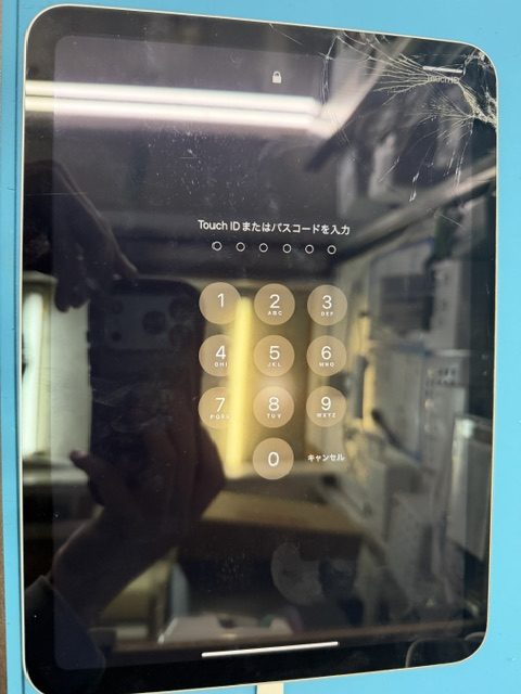 iPad10ガラス割れ修理のご依頼!