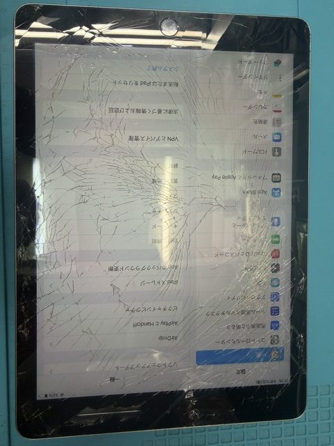 iPad7ガラス割れ修理のご依頼!