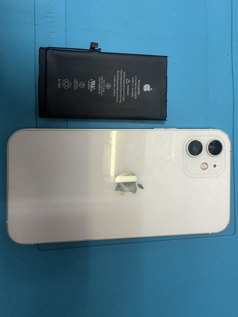 iPhone12バッテリー交換修理のご依頼!