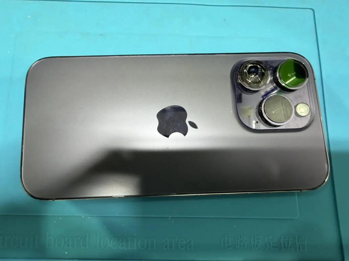 王子駅からiPhone 14 Proのアウトカメラレンズ修理でご来店いただき