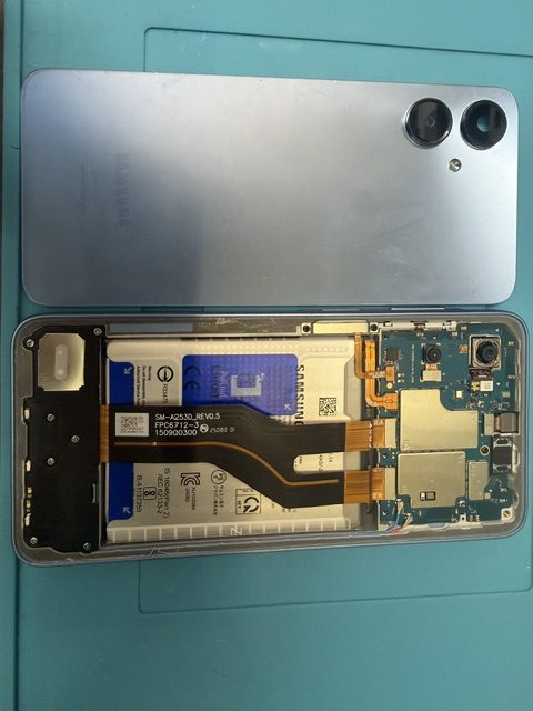 Galaxy A25 5G(日本版)フロントパネル修理のご依頼!