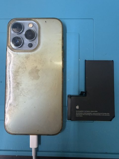 iPhone13Proバッテリー交換修理のご依頼!