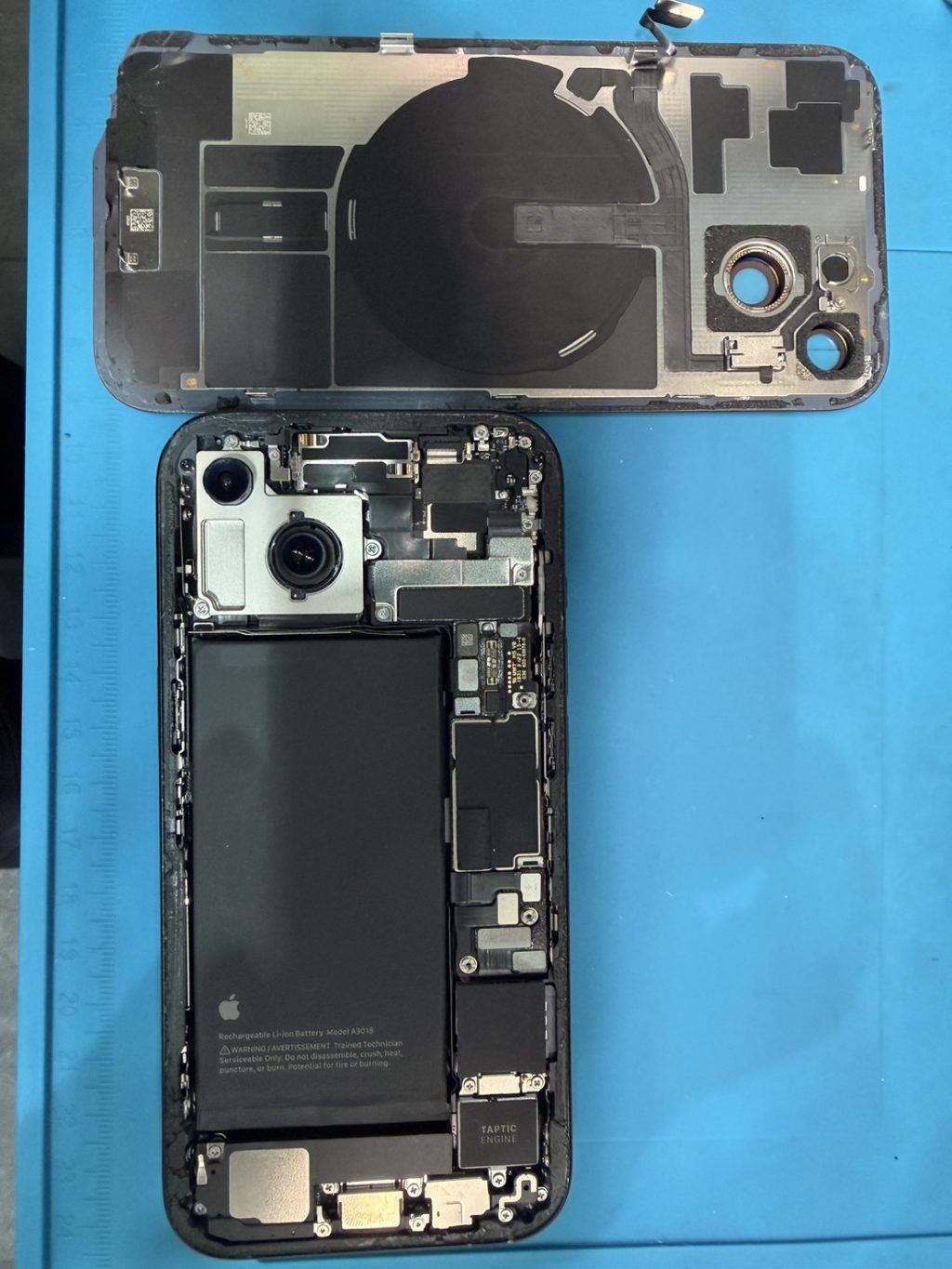 王子からiPhone 15の水没・充電口修理でご来店いただきました!