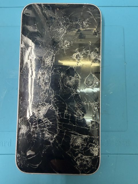 王子駅からiPhone 14フロントパネル(重度)交換修理でご来店いただきました!