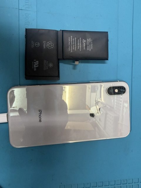 王子駅からiPhone Xのバッテリー膨張修理でご来店いただきました!