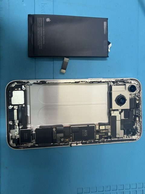 iPhone14バッテリー交換修理のご依頼!