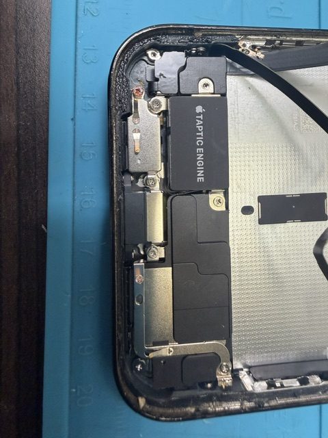 iPhone12ProMax充電口・バッテリー同時修理のご依頼!