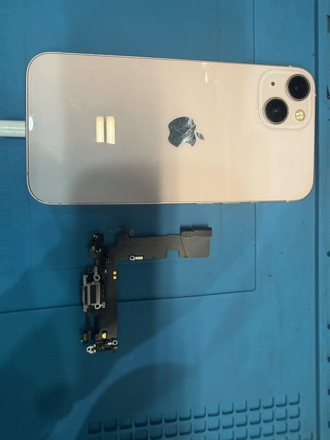 王子駅からiPhone 13の充電口修理でご来店いただきました!