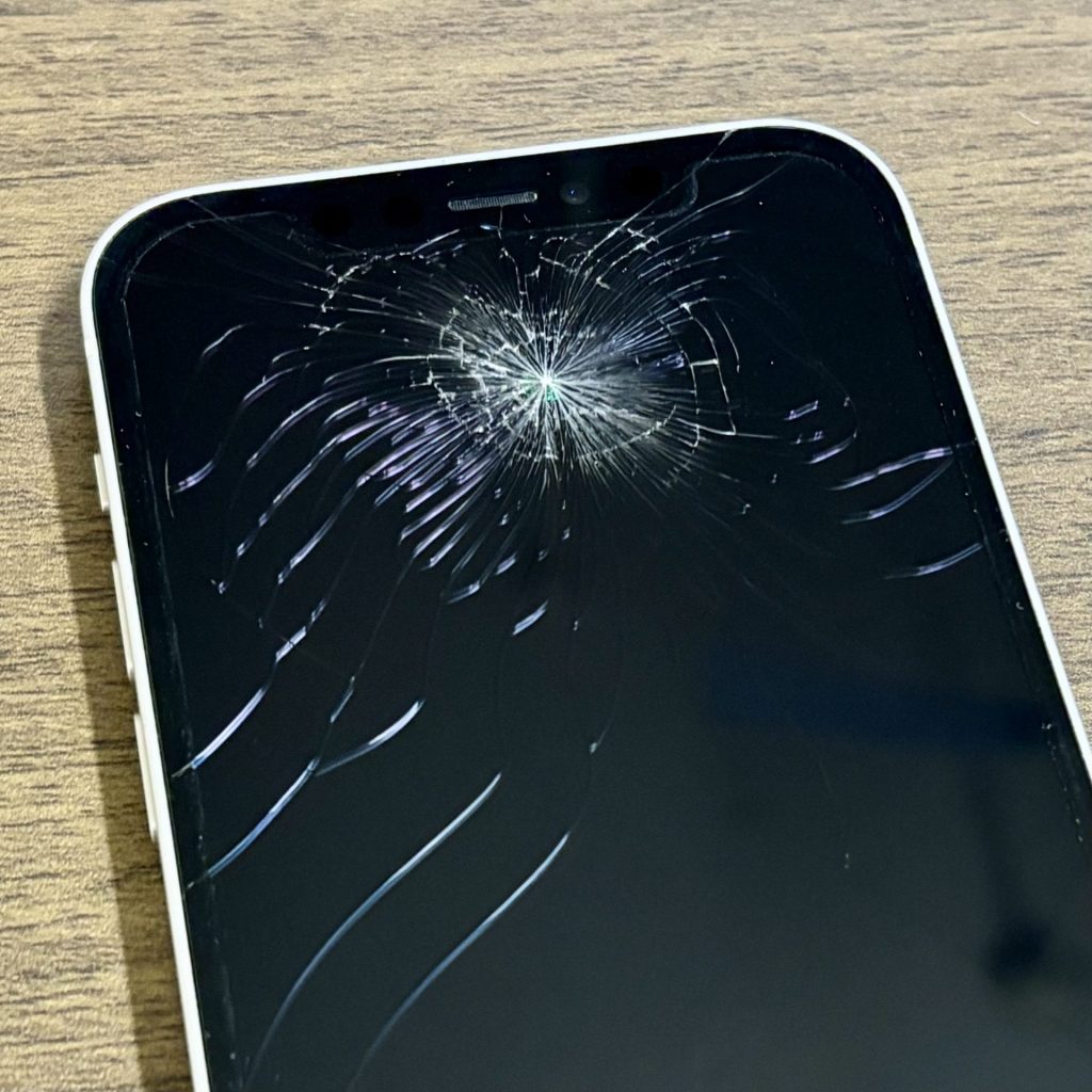 iPhone 12 画面交換修理