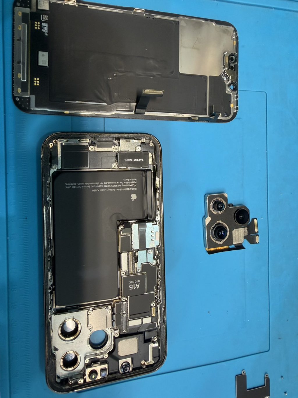 iPhone 14 ProiPhone水没洗浄作業