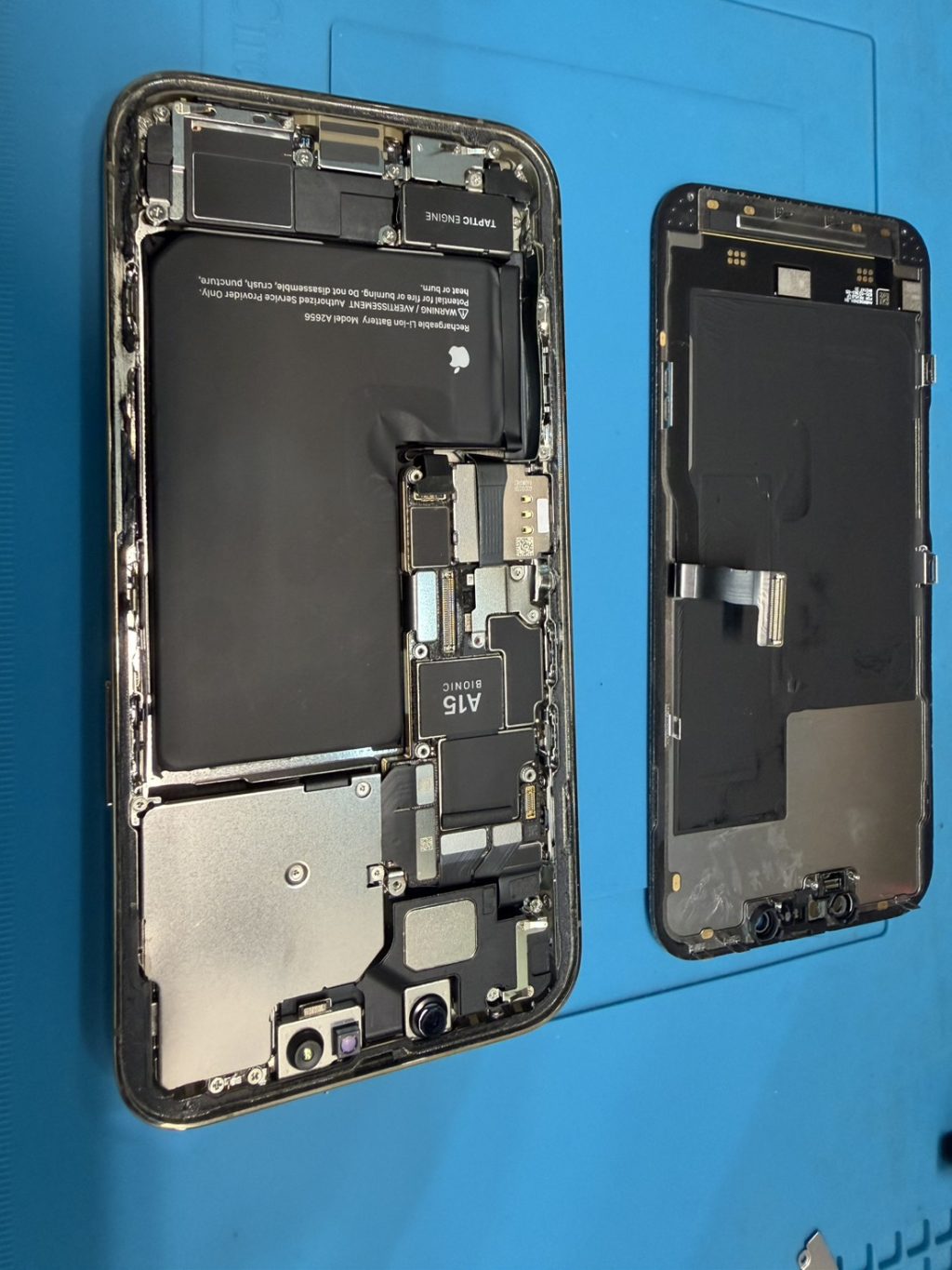 iPhone 13 ProiPhoneフロントパネル交換修理(重度)