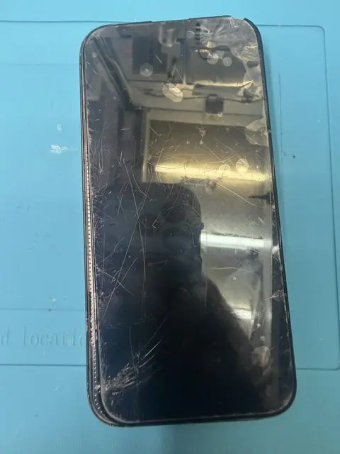 iPhone15Proフロントパネル(重度)修理のご依頼を頂きました！｜iPhone