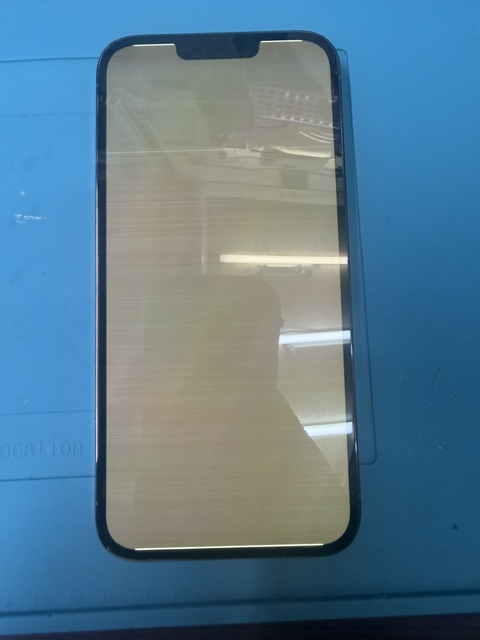 iPhone 13 Pro MaxiPhoneフロントパネル交換修理(重度)