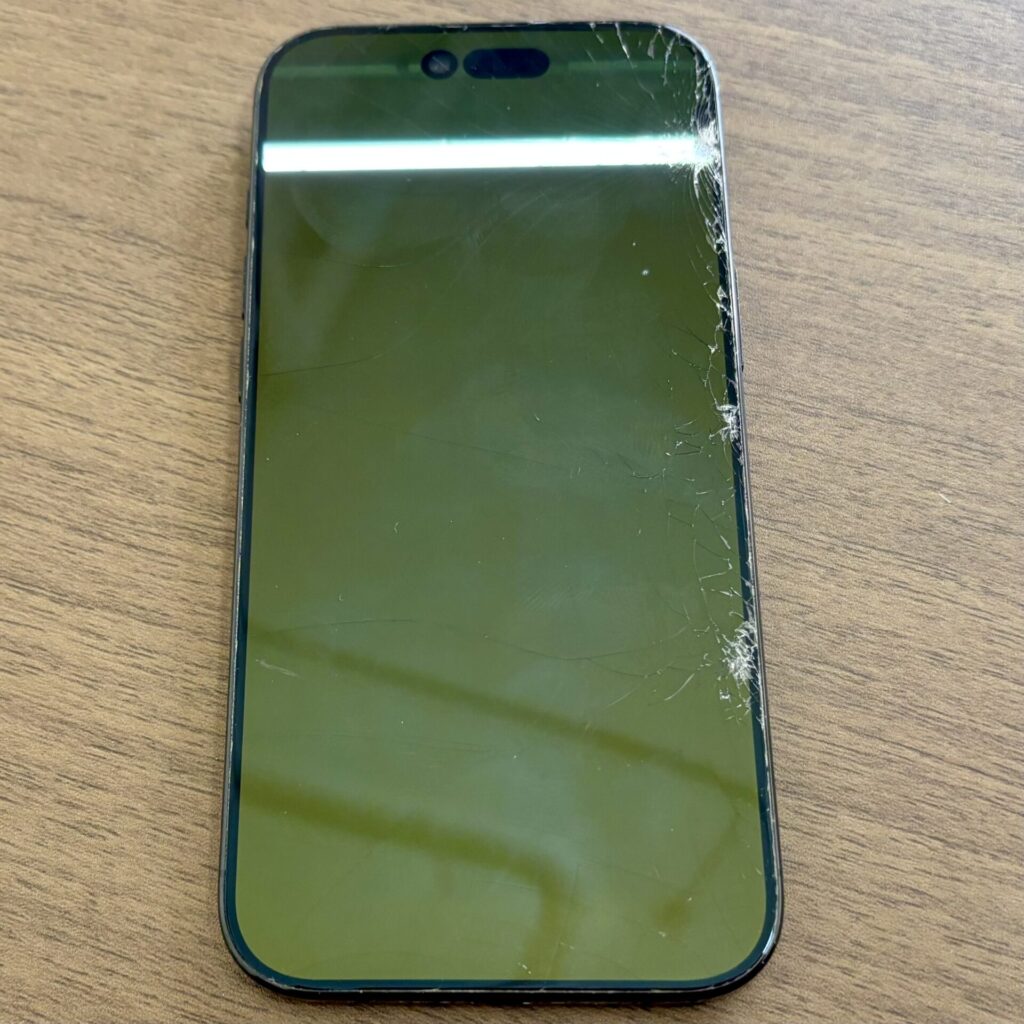 iPhone 17 AiriPhoneフロントパネル交換修理(重度)